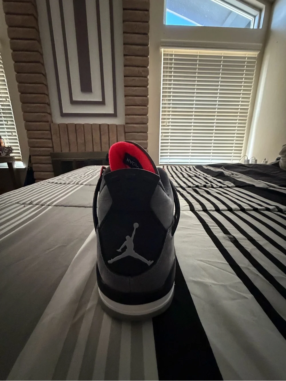 Men’s Jordan 4 Retro Infared, Size 10